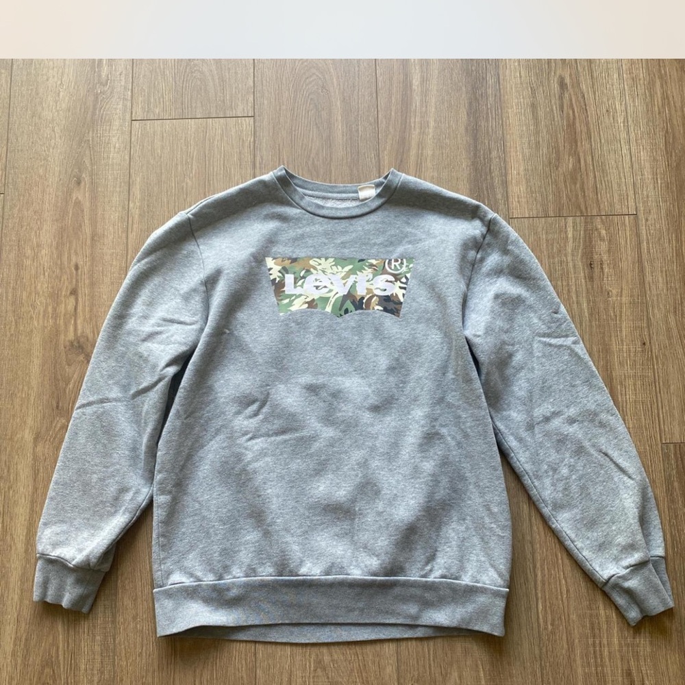 Levi's Gray Crewneck Sweater with Camo Logo